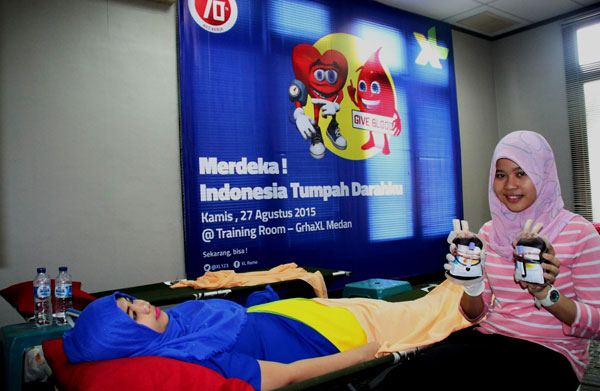 XL bekerjasama dengan Yayasan Onkologi Anak Medan (YOAM) dan juga Unit Transfusi Darah RSUP Haji Adam Malik Medan, menggelar Donor Darah yang dilaksanakan di Grha XL Medan, Kamis (27/8/2015).