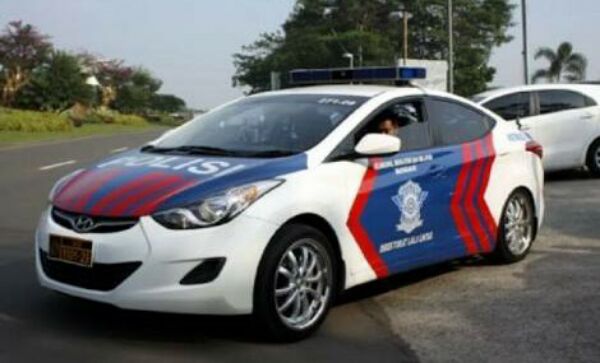 Tabrak Mobil Patroli Polisi Enam Remaja Ditangkap