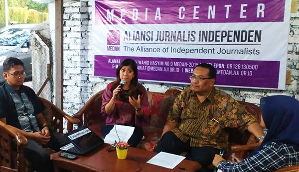 AJI-Medan-Gelar-Diskusi-Revisi-UU-ITE-Dengan-Komisi-I-DPR-RI