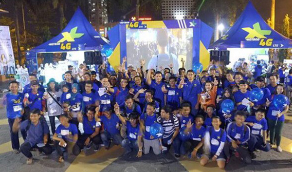 Puluhan penggemar games Pokemon Go antusias mengikuti Pokemon Go Night Hunting yang digelar XL di Merdeka Walk, Sabtu (17/9/2016).