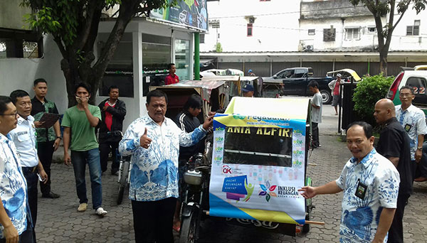 pegadaian-gandeng-abang-becak-untuk-lebih-dekat-dengan-masyarakat