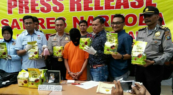 Seorang Bandar Narkoba Tewas Diterjang Timas Panas Polisi