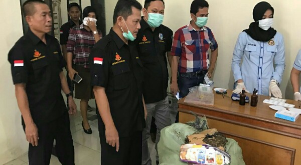Direktorat reserse narkoba poldasu memusnahkan barang bukti narkoba