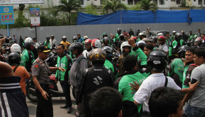 Gojek VS Betor