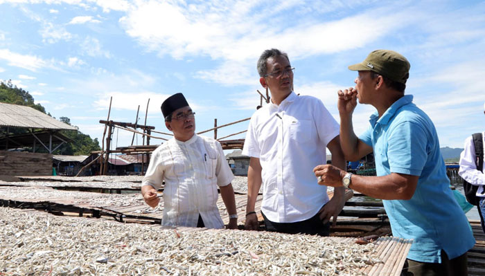 Sihar Dorong Ikan Teri Rebus dan Ikan Asin Go International