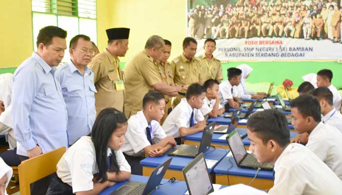 Tinjau-UNBK-(1)