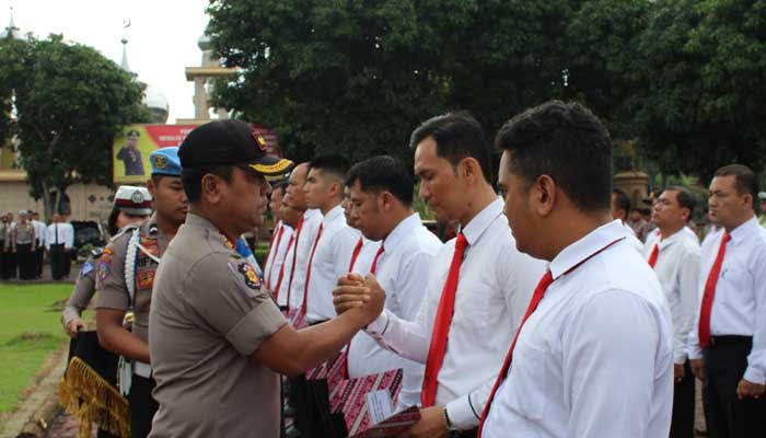 Kapolres Asahan Beri Reward pada 36 Personil Berprestasi