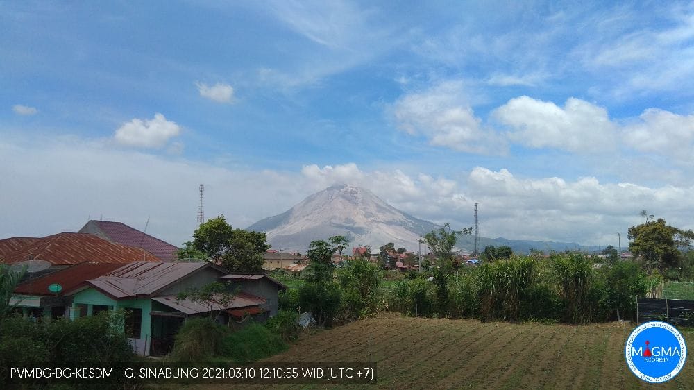 erupsi sinabung - 10 maret 2021