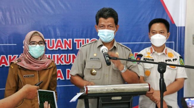 54704-23-lingkungan-di-kota-medan-jalani-isolasi