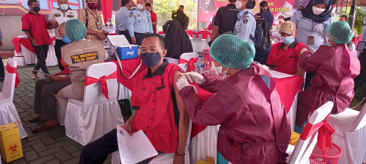 vaksinasi warga binaan di medan