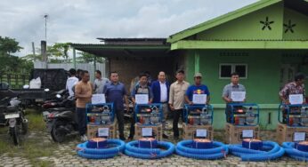 Anggota DPRD Irwanto Serahkan Bantuan Alsintan Pra Panen untuk 10 Poktan di Sergai