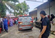 Suasana Haru Iringi Kedatangan Jenazah Waliadi Nelayan Sialang Buah yang Hilang Diterjang Ombak