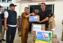 Posko Darurat Bencana Pemprovsu Terima Bantuan Logistik dan Internet dari Komdigi untuk Korban Banjir dan Longsor