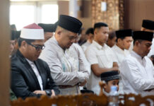 Bobby Nasution Salat Ied Bersama Ribuan Jemaah di Mesjid Agung Serdang Bedagai
