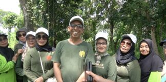 Berawal dari semangat gotong royong saat pandemi, Wa Pesek terus bergerak menghadirkan manfaat bagi masyarakat. Mulai dari bantuan kemanusiaan, donor darah, khitanan massal, hingga pemberdayaan UMKM perempuan, seluruh kegiatan dijalankan dengan semangat kepedulian dan swadaya anggota. Bagi Wa Pesek, perubahan besar selalu dimulai dari kepedulian terhadap sesama dan lingkungan sekitar.