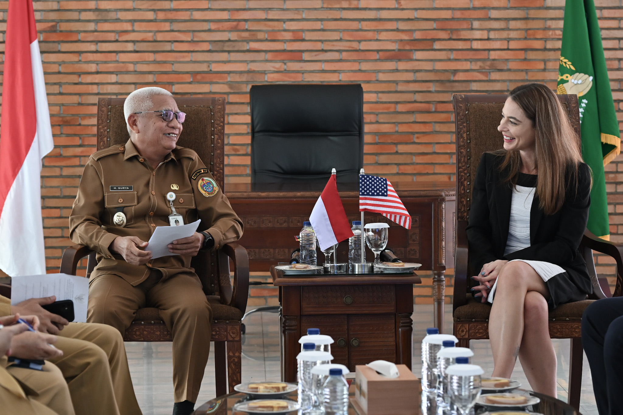 Wagubsu_Menerima Audiensi Konsul Amerika 7.jpg